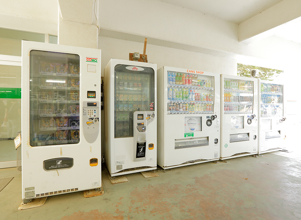 自動販売機コーナー(5台)